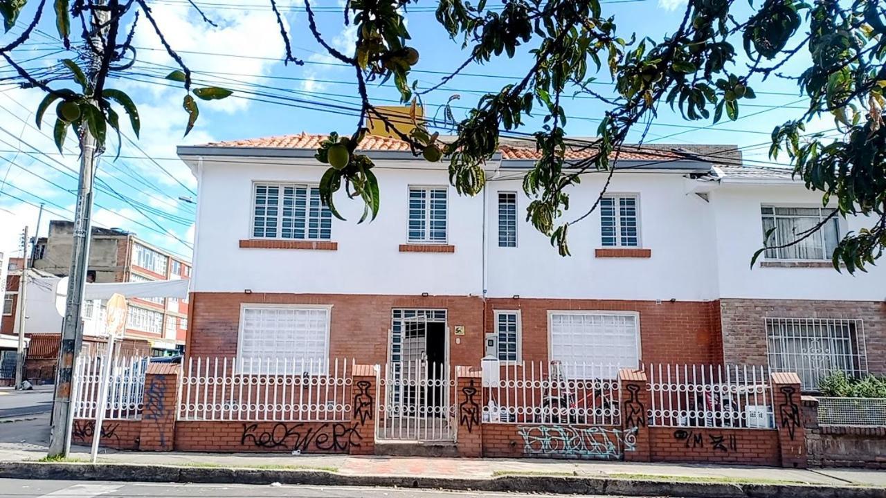 Apartasuites Manzini Apartment Bogotá